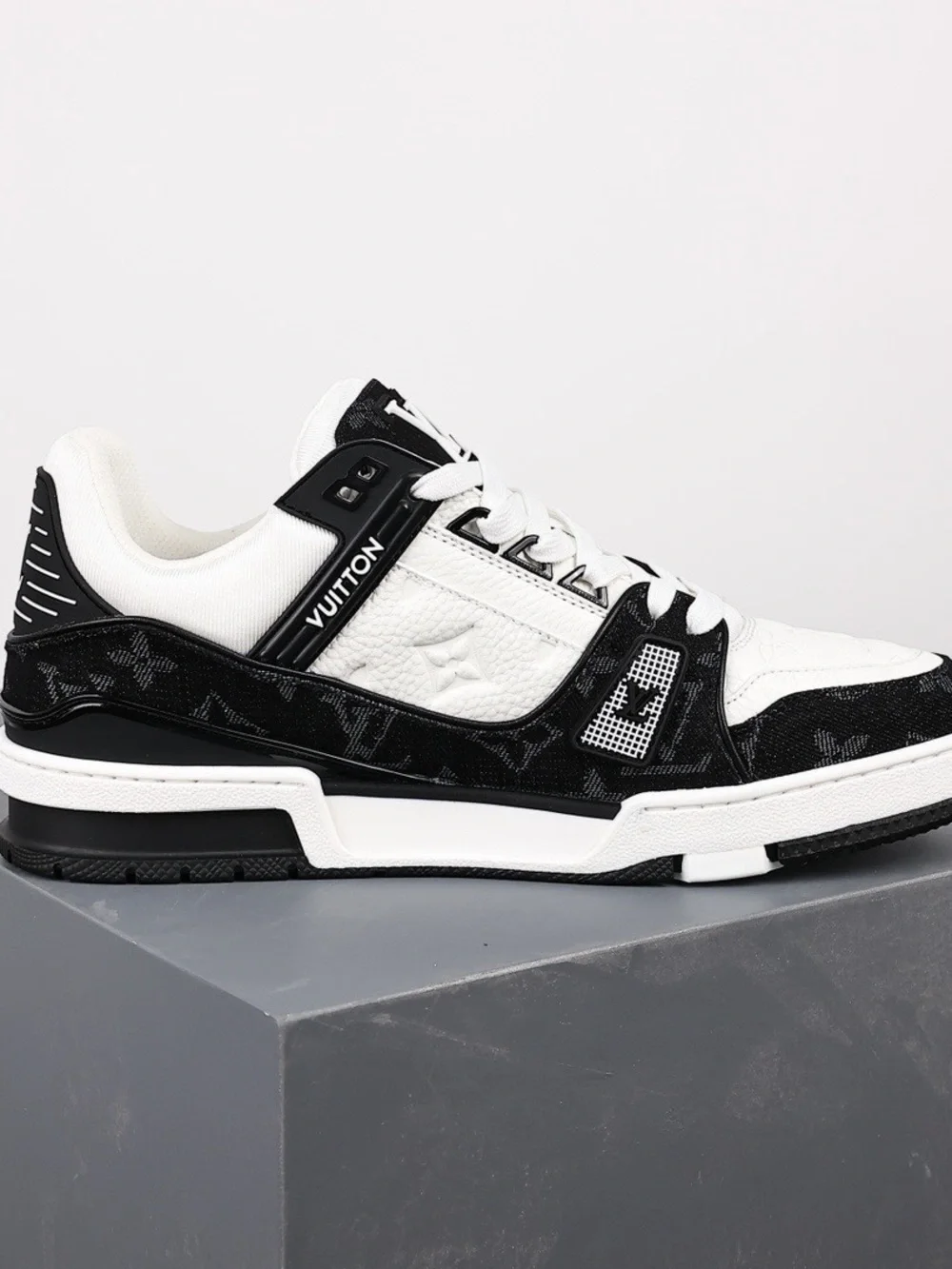Louis Vuitton White and Black Men's Low-Top Sneaker